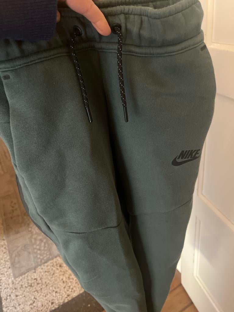 Nike Tech Fleece Joggingbroek - Maat 128-137 (S), Ophalen of Verzenden, Gebruikt, Jongen, Broek
