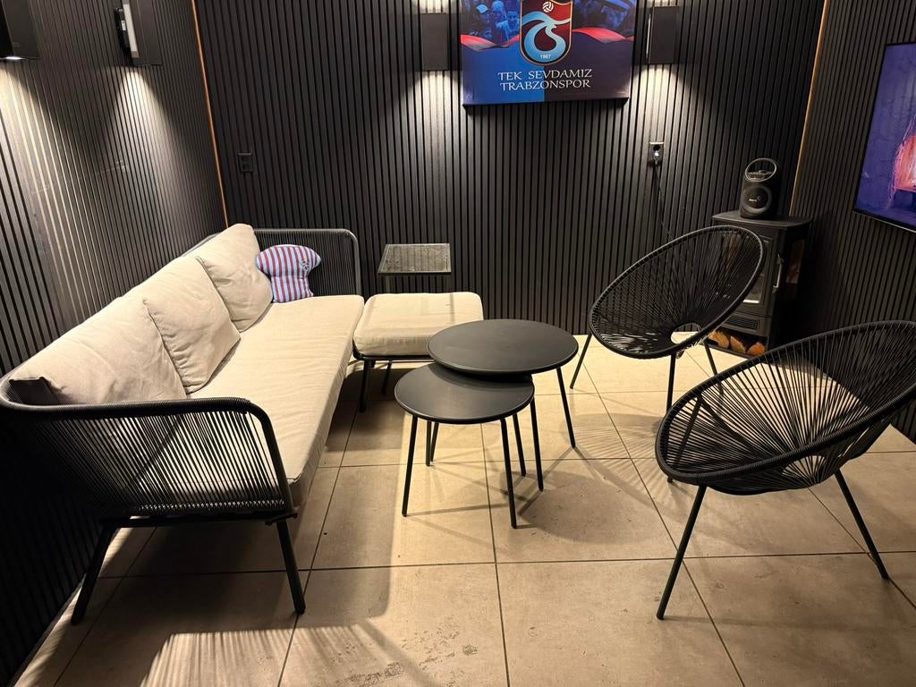 Loungeset met bank, twee stoelen en twee tafels, Tuin en Terras, Tuinsets en Loungesets, Ophalen, 5 zitplaatsen, Aluminium, Zo goed als nieuw