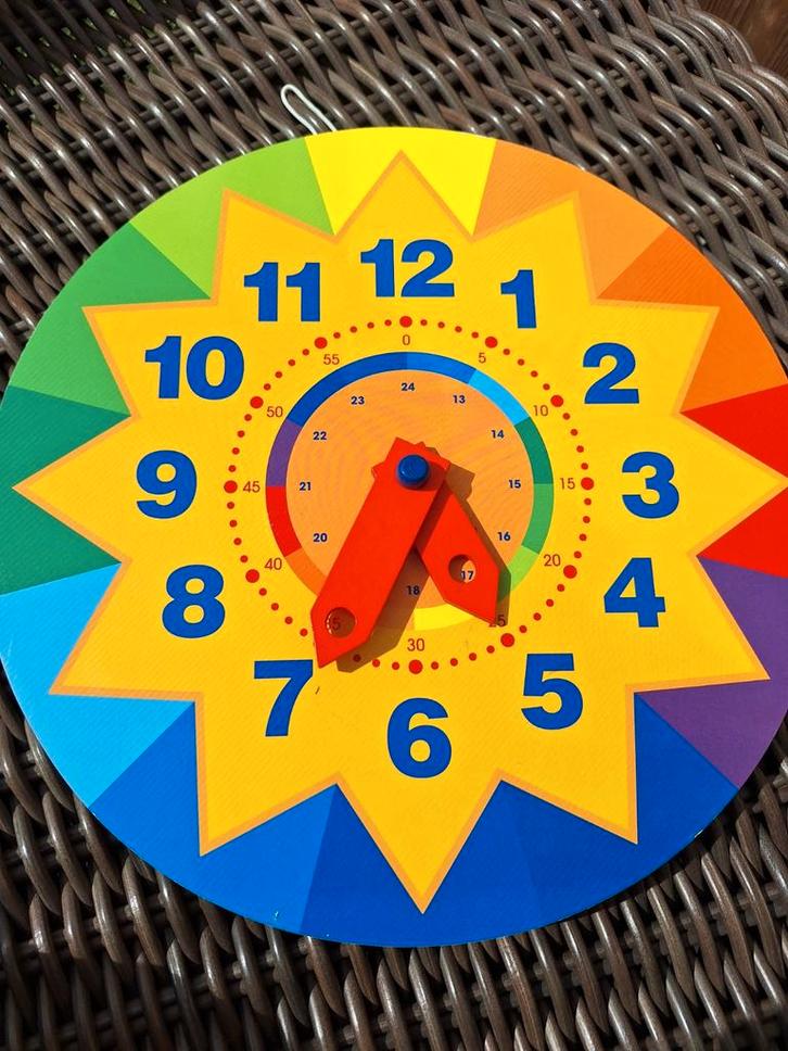 Kleurrijke kinderklok om klokkijken te leren, Kinderen en Baby's, Speelgoed | Educatief en Creatief, Zo goed als nieuw, Ophalen of Verzenden