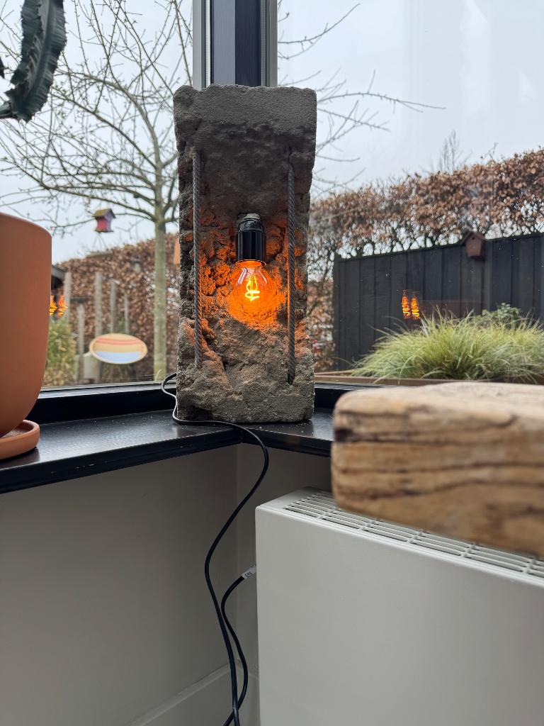 Betonnen decoratie lamp, Minder dan 30 watt, Soft of Flame, Halogeen (gloei)lamp, Nieuw