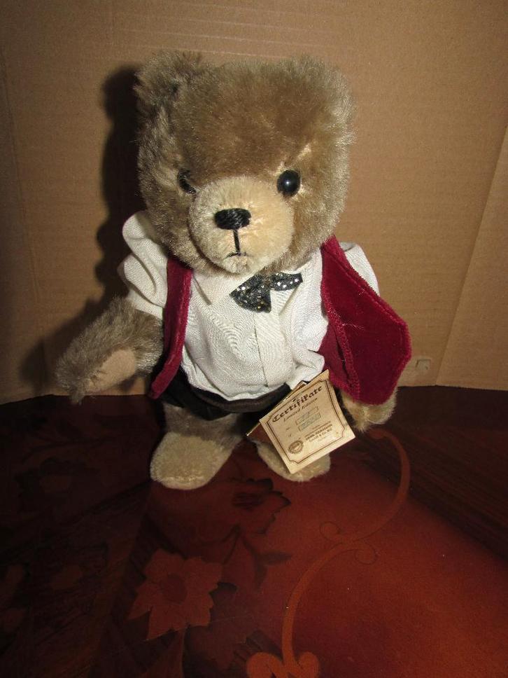 beertjes herman compleet met certificaat en schildjes, Verzamelen, Beren en Cherished Teddies, Zo goed als nieuw, Stoffen beer