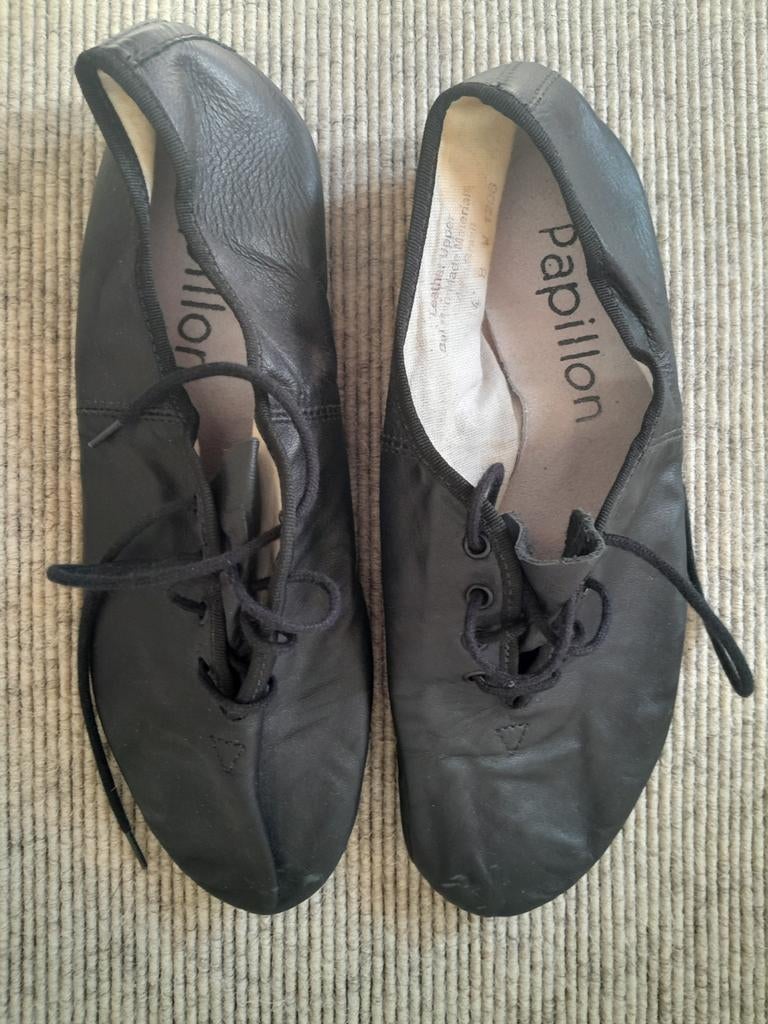 Dansschoentjes (ballet) Papillon zwart leer maat 38, Ophalen of Verzenden, Zo goed als nieuw, Schoenen