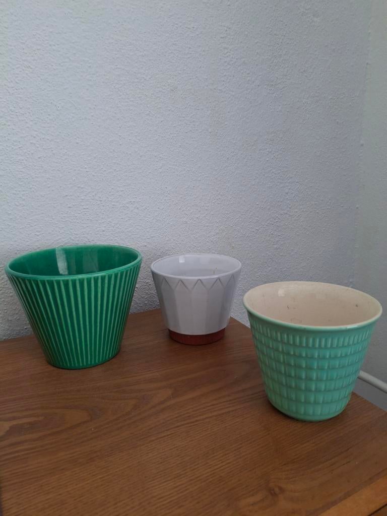Retro bloempotten, Rond, Ophalen of Verzenden, Aardewerk, Minder dan 40 cm