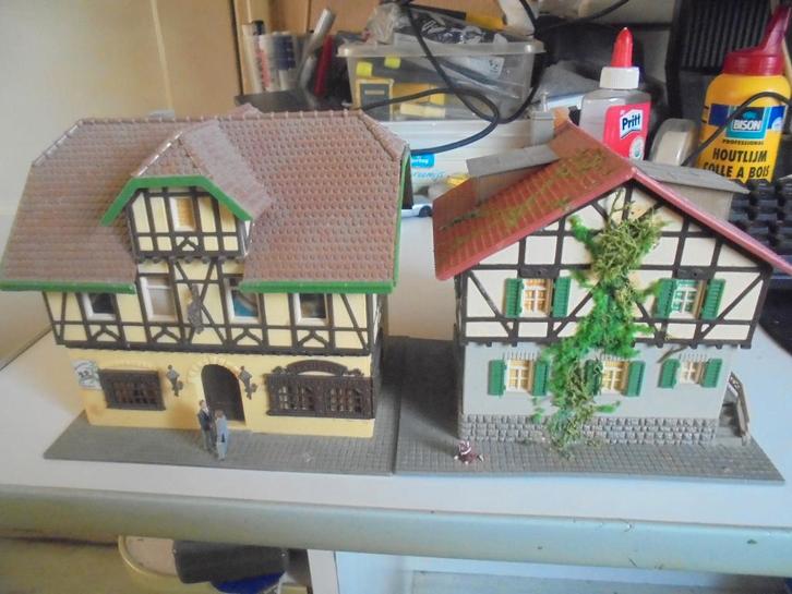 Pola ho 2x vakwerk huizen, Hobby en Vrije tijd, Modeltreinen | H0, Gebruikt, Brug, Tunnel of Gebouw, Gelijkstroom of Wisselstroom