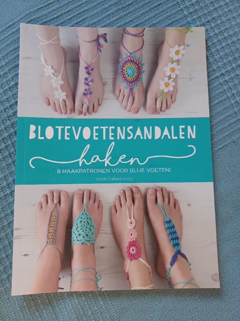 boek: blotevoetensandalen haken, Ophalen of Verzenden, Zo goed als nieuw, Haken, Patroon of Boek