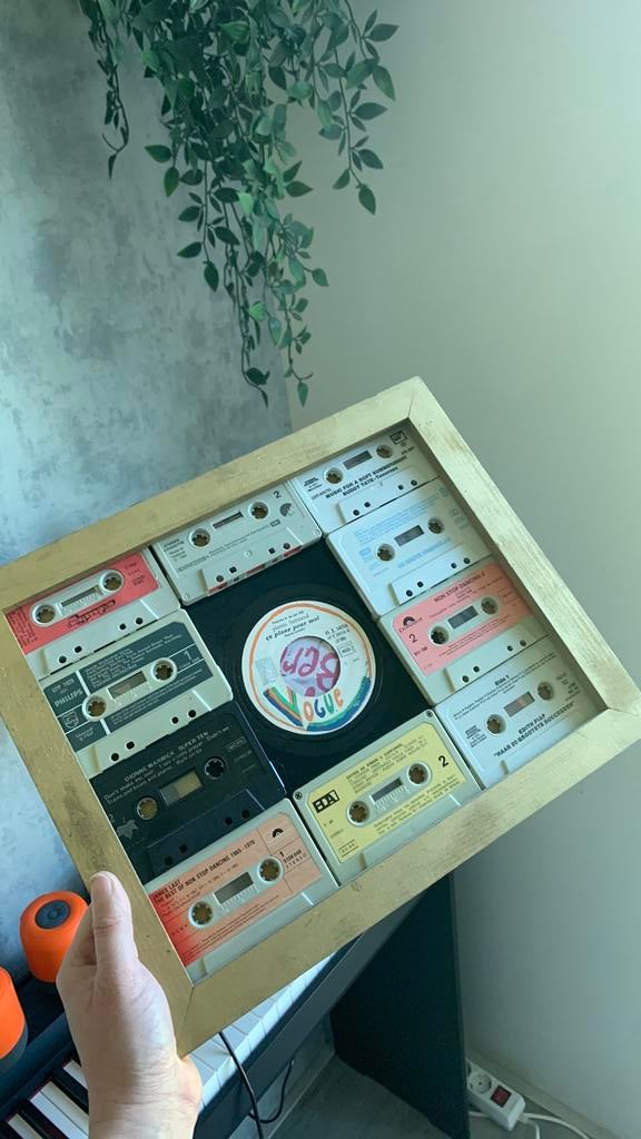 Kunstwerk met cassette bandjes, Muziek en Instrumenten, Dj-sets en Draaitafels, Ophalen of Verzenden, Zo goed als nieuw, Overige merken