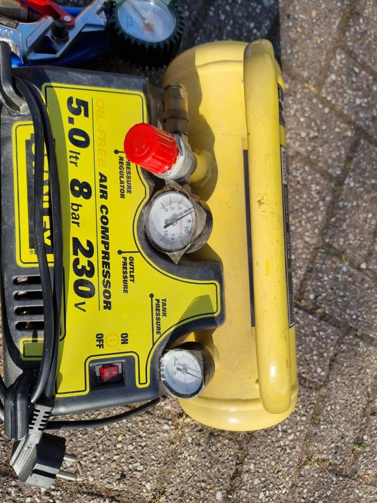 Stanley Compressor 8 Bar 230V - Lichtgewicht en Draagbaar, Doe-het-zelf en Verbouw, Compressors, Minder dan 25 liter, Ophalen
