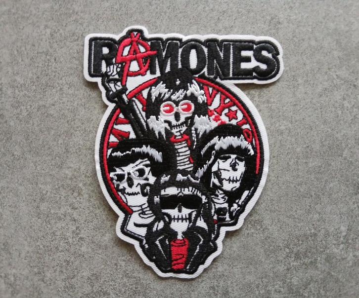 Ramones  mooie shaped patch 26 -- 9 x 11.5 cm, Verzamelen, Muziek, Artiesten en Beroemdheden, Nieuw, Kleding, Verzenden