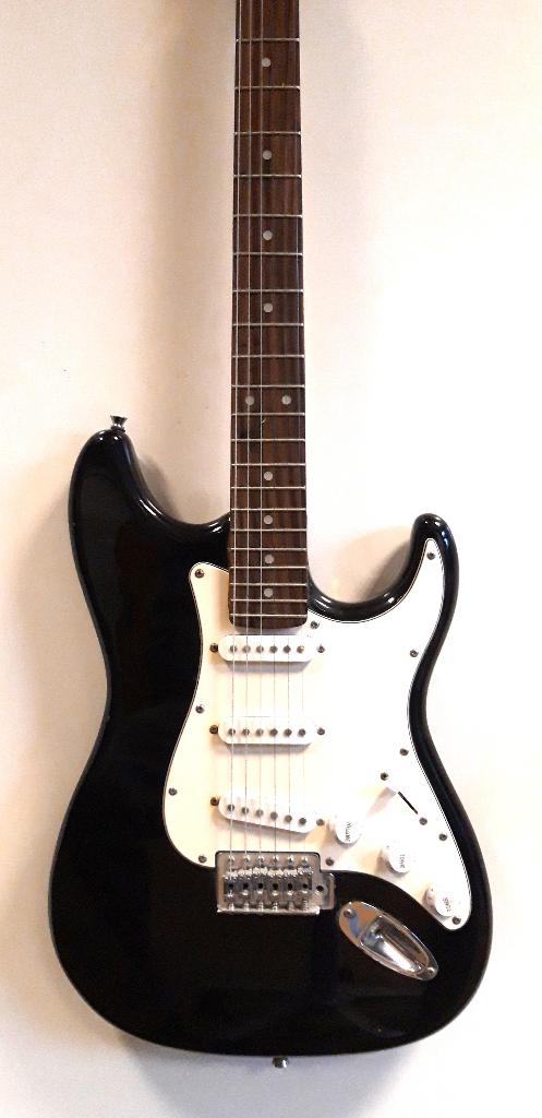 Stratocaster  in perfecte staat, Muziek en Instrumenten, Snaarinstrumenten | Gitaren | Elektrisch, Zo goed als nieuw, Solid body