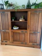 Antieke Eikenhouten Kast met Sierbeslag, Antiek en Kunst, Ophalen