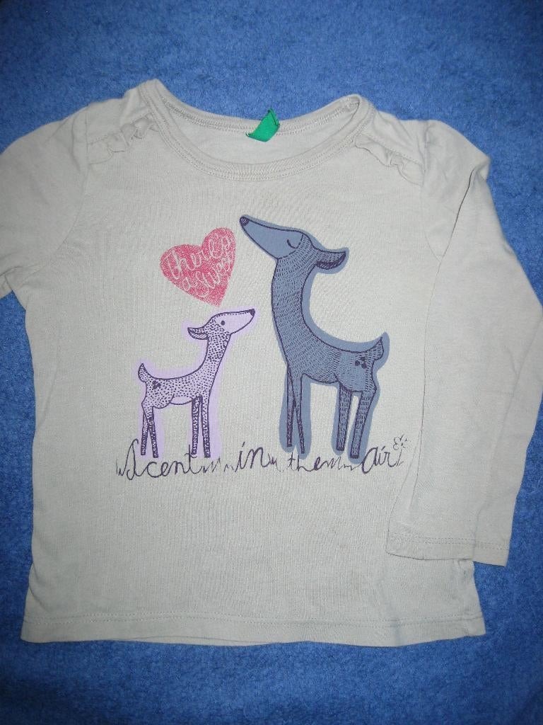 Beige Benetton shirt, 90 cm, Ophalen of Verzenden, Zo goed als nieuw, Meisje, Shirtje of Longsleeve