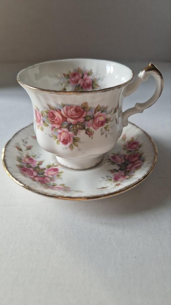 Paragon kop en schotel “Elizabeth Rose” – Engels bone china, Ophalen of Verzenden, Zo goed als nieuw, Overige stijlen, Kop(pen) en/of Schotel(s)