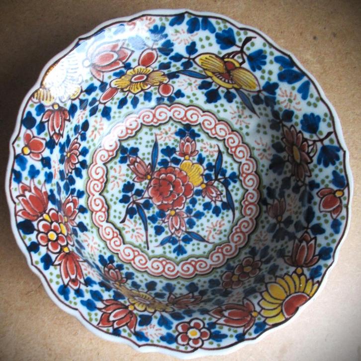 Tichelaar Makkum Polychrome Delfts aardewerk Kom~Klapmuts, Antiek en Kunst, Antiek | Keramiek en Aardewerk, Ophalen of Verzenden