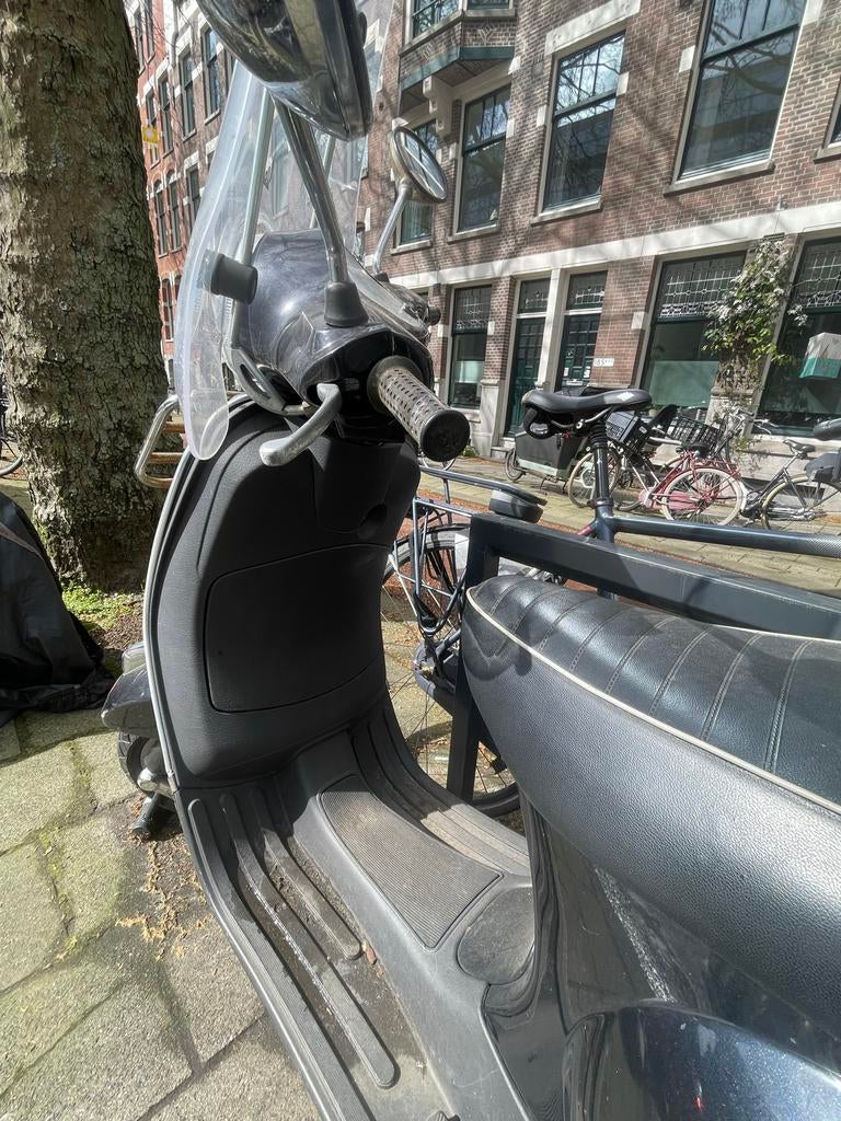 Vespa 2008 met scherm en Rekje, Ophalen, Gebruikt, Benzine, Vespa LX