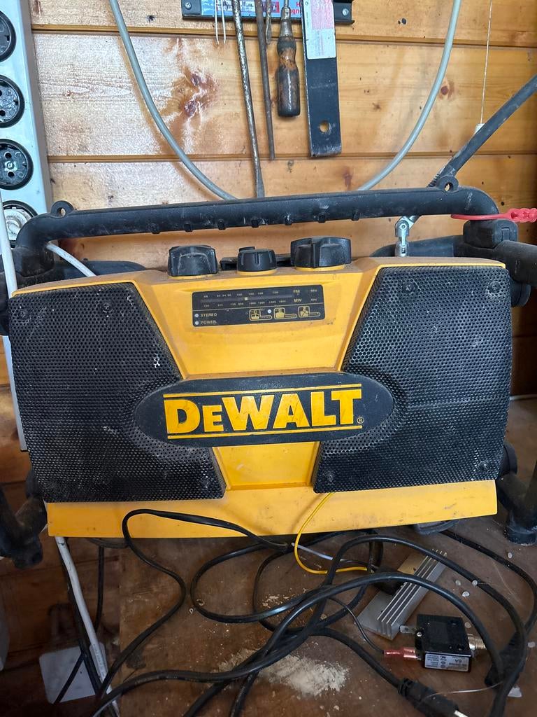 DeWalt bouwradio - Robuust en betrouwbaar, Audio, Tv en Foto, Radio's, Ophalen, Gebruikt, Bouwradio