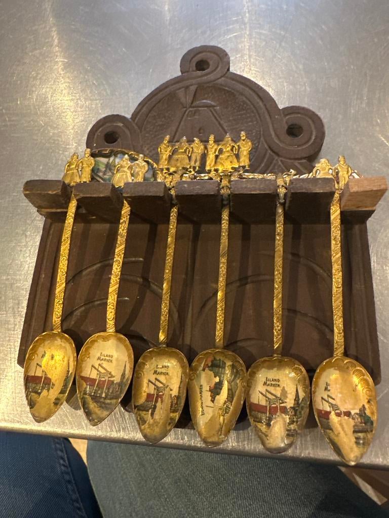 Vintage Marken lepels in houten hanger, Antiek en Kunst, Ophalen