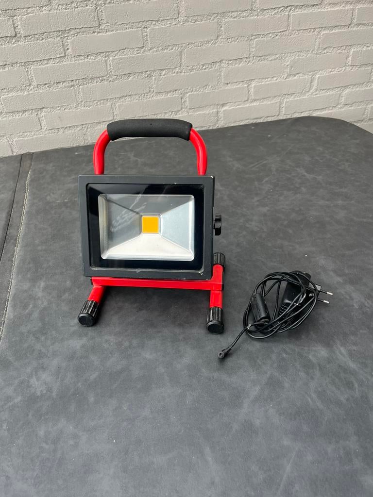 Bouwlamp op accu, Doe-het-zelf en Verbouw, Bouwverlichting, Ophalen of Verzenden, Zo goed als nieuw, Minder dan 50 watt, Lamp