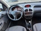 Peugeot 206 1.4 Génération 5drs airco RIJDT GOED NAP APK 1, Voorwielaandrijving, 31 €/maand, 4 cilinders, Zwart