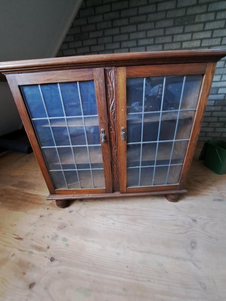 Oud kastje met glas in lood - Perfect als tv meubel, Ophalen of Verzenden