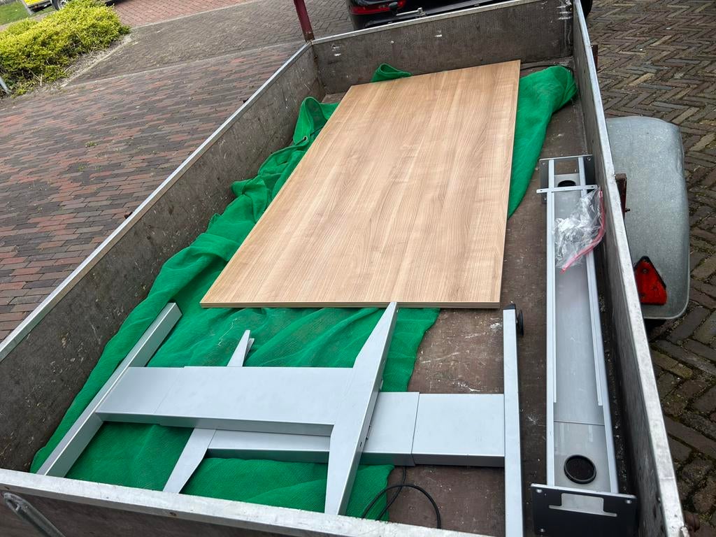 Bureau 180x 90 hoogte verstelbaar, Ophalen of Verzenden, Gebruikt