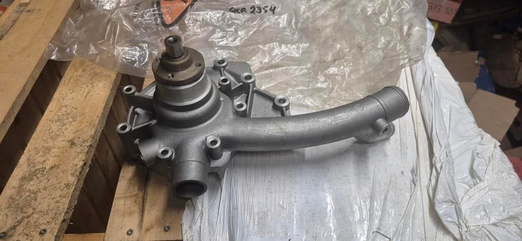 Mercedes w123 w201, 190, 200, 230 waterpomp, Ophalen of Verzenden, Nieuw, Mercedes-Benz