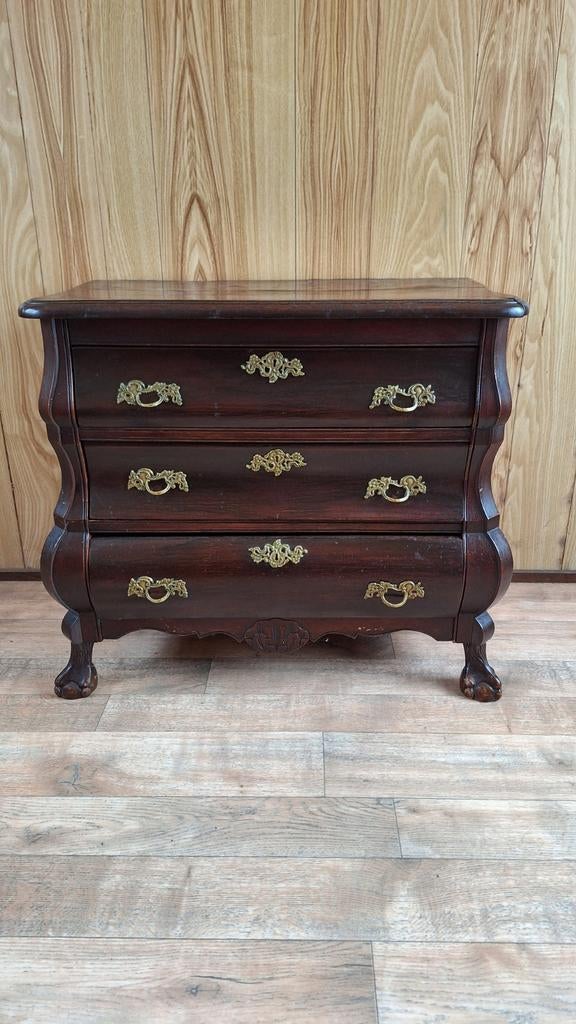 Antieke commode met 3 laden en sierlijke handgrepen, Ophalen