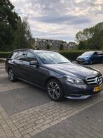 Mercedes-Benz E-Klasse 2.0 E200 Estate AUT 2014 Grijs, Auto's, Mercedes-Benz, Euro 5, Zwart, 4 cilinders, 93 €/maand