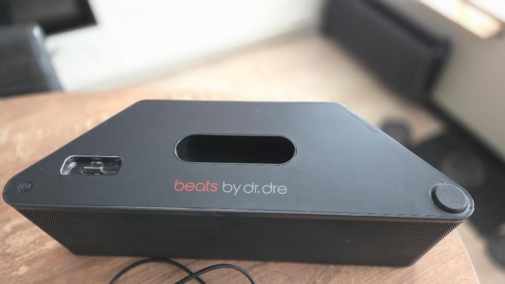 Beats by dr dre box, Gebruikt, Minder dan 60 watt, Front, Rear of Stereo speakers, Ophalen