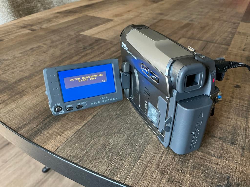 JVC GR-D720E digitale videocamera - 800x digitale zoom, Mini dv, Gebruikt, JVC, Camera