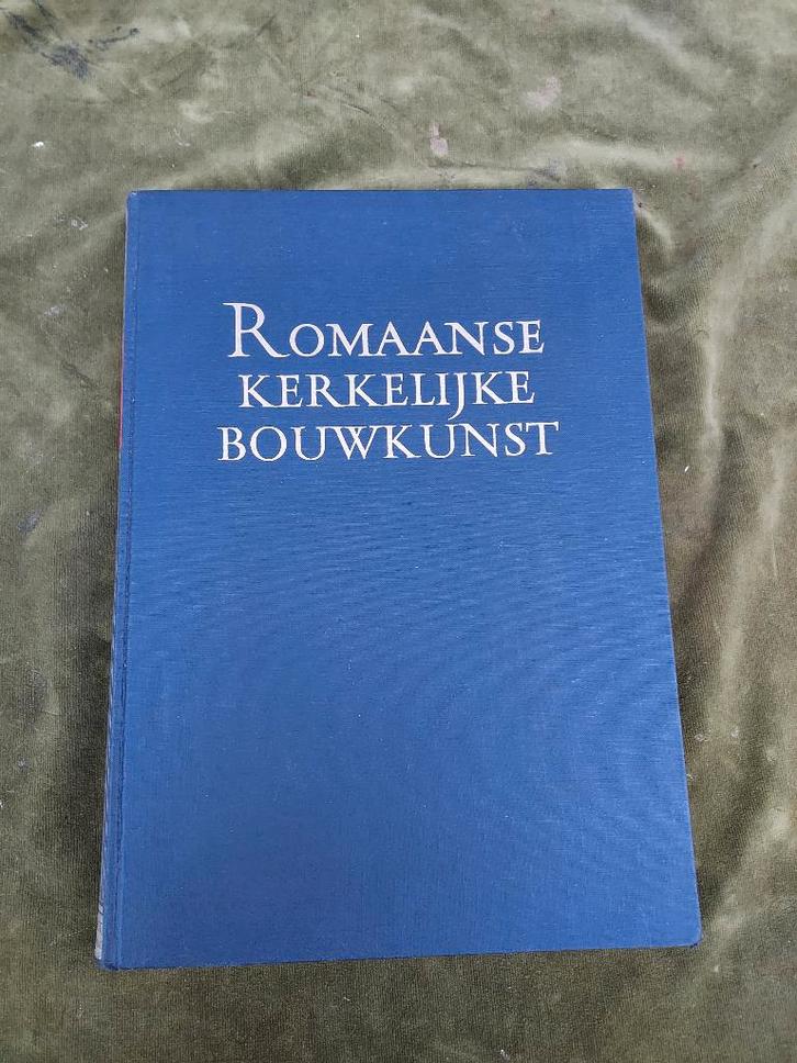 Boek over de Romaanse kerkelijke bouwkunst., Antiek en Kunst, Antiek | Boeken en Bijbels, Verzenden