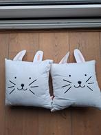 2 paashaas kussentjes wit 30x30cm, Ophalen of Verzenden, Zo goed als nieuw
