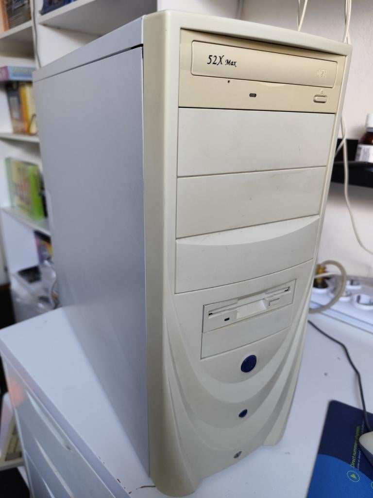 Windows 98 game pc. P3-550mhz, 160mb ram 15Gb HDD, Computers en Software, Vintage Computers, Ophalen