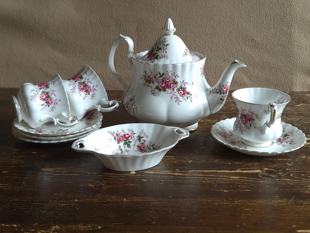 Royal Albert Lavender Rose theeset, Ophalen, Zo goed als nieuw, Porselein, Overige typen