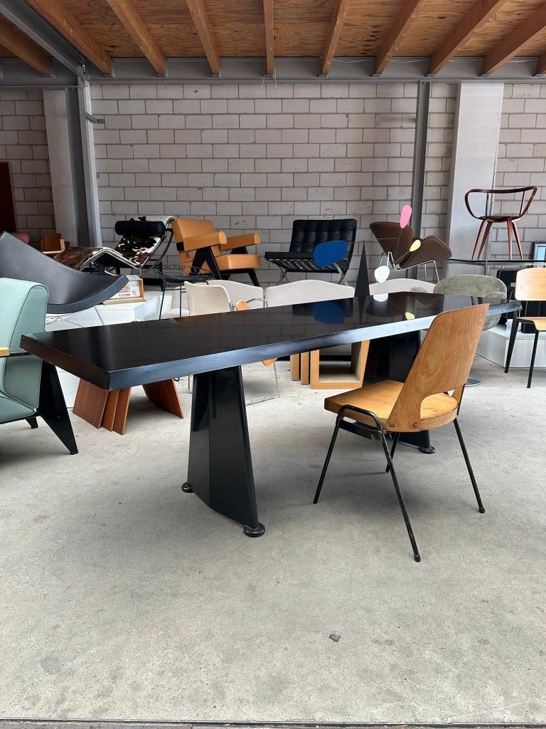 Vitra Trapeze tafel by Jean Prouvé (2x), Gebruikt, 200 cm of meer, 50 tot 100 cm, Vijf personen of meer