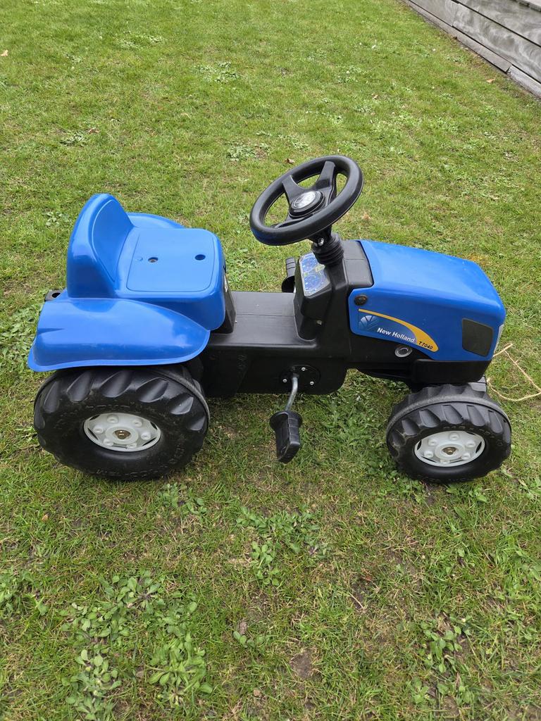 New Holland blauwe traptractor met kar, Kinderen en Baby's, Speelgoed | Buiten | Skelters, Ophalen, Zo goed als nieuw, Overige merken