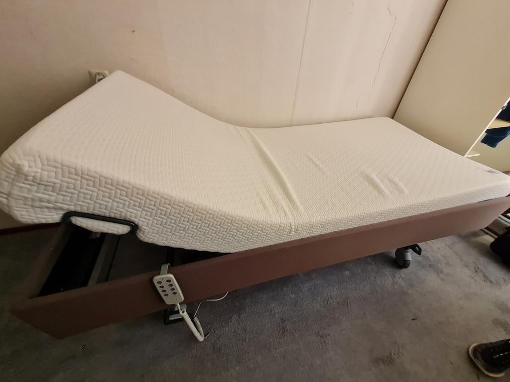 Hoog laag bed van Medipoint, zgan eenpersoonsbed met matras, Modern en functioneel, 90 cm, Eenpersoons, Bruin