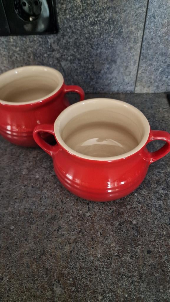 Le Creuset soepkommen rood - set van 2 met deksel, Le Creuset, Overige typen, Ophalen of Verzenden, Zo goed als nieuw