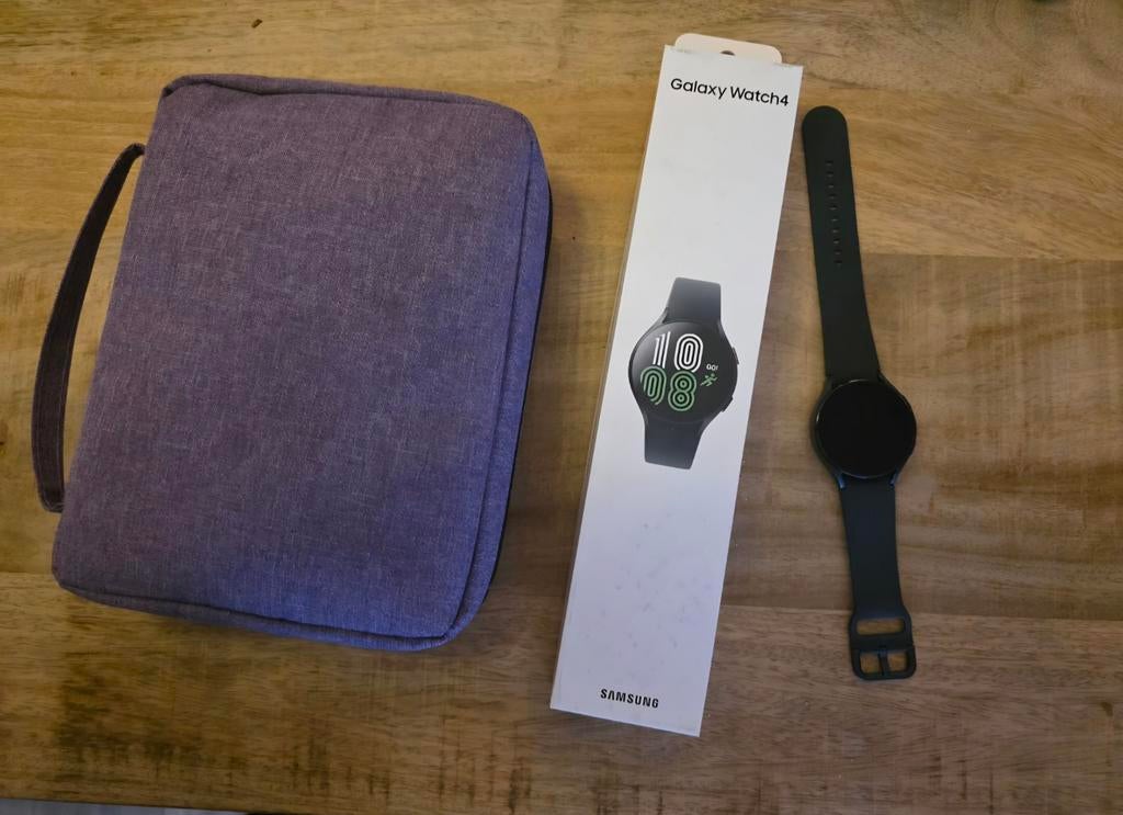 Samsung Galaxy Watch 4 met etui en 22 bandjes, Ophalen of Verzenden