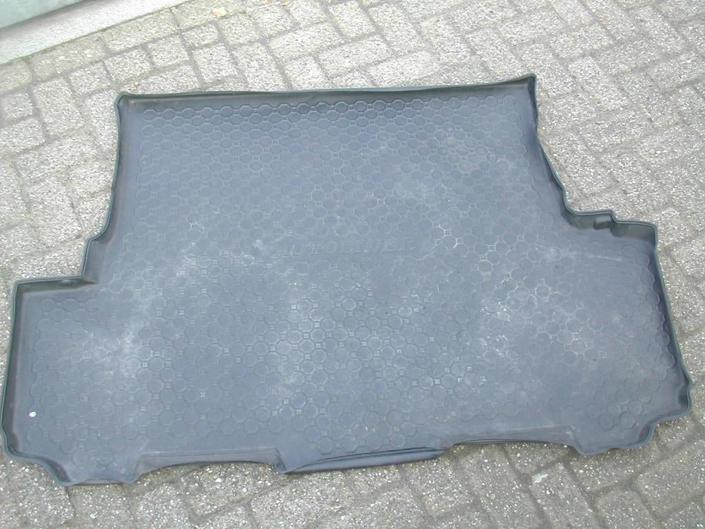 Plastic bagagemat koffer. Volvo. 740 760 940 zwart, Ophalen, Gebruikt
