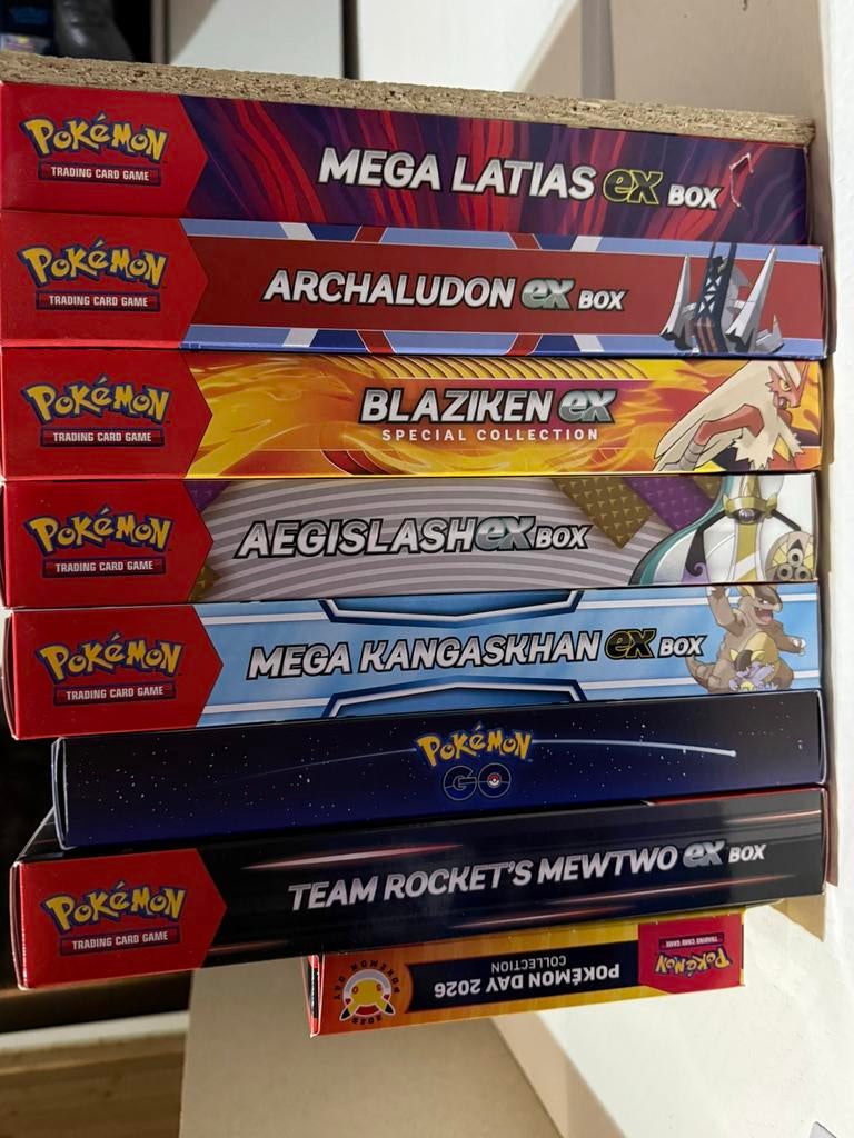 Diverse Pokémon boxen, Ophalen of Verzenden, Zo goed als nieuw