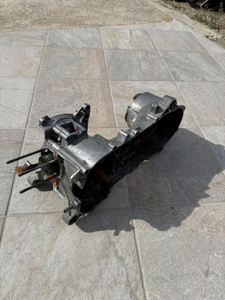 Piaggio zip sp H2O carters motor blok c25 LC onderdelen, Motoren, Ophalen of Verzenden