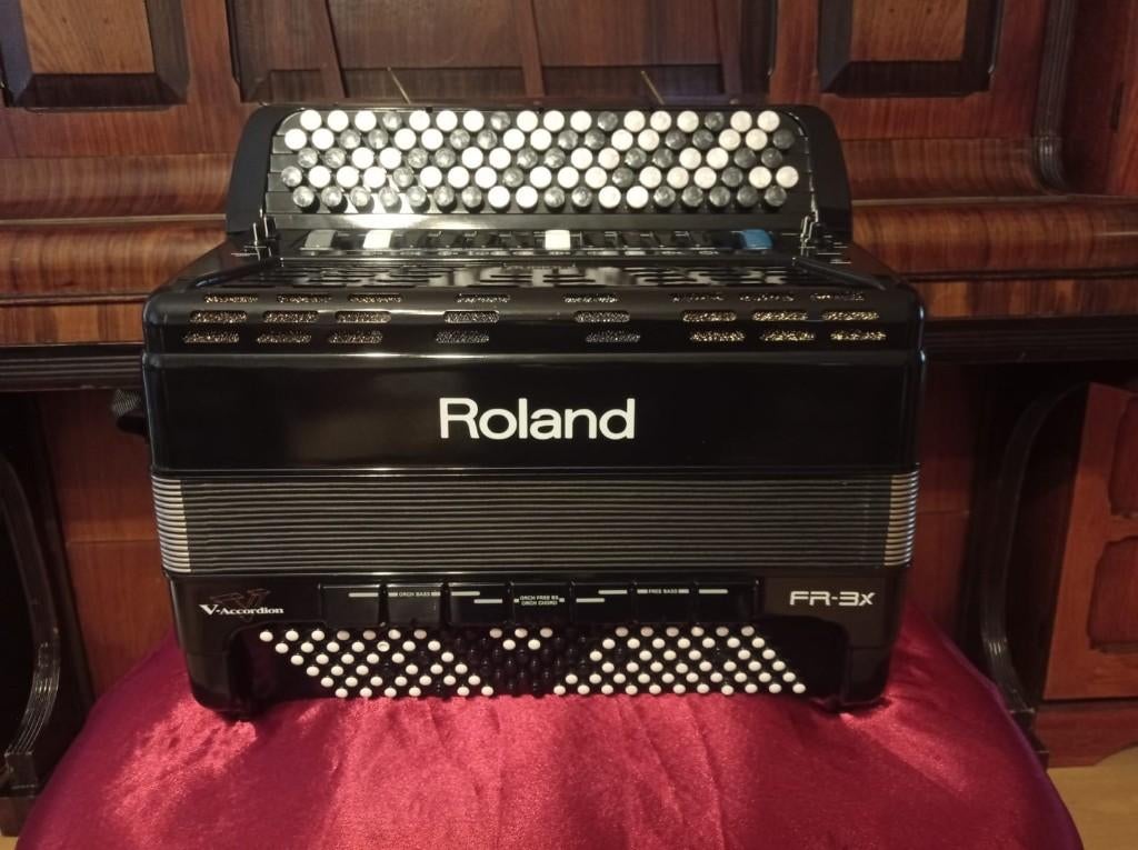 Knopaccordeon, Roland FR 3XB accordeon, USB,120 Bassen., Overige merken, Met koffer, Ophalen of Verzenden, Zo goed als nieuw