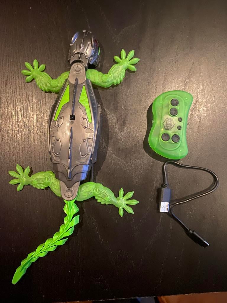Op afstand bestuurbare salamander die op de muur loopt, Ophalen of Verzenden, Gebruikt, Jongen of Meisje