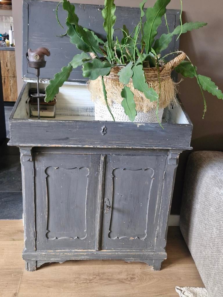 Oud grijze lessenaar, Ophalen