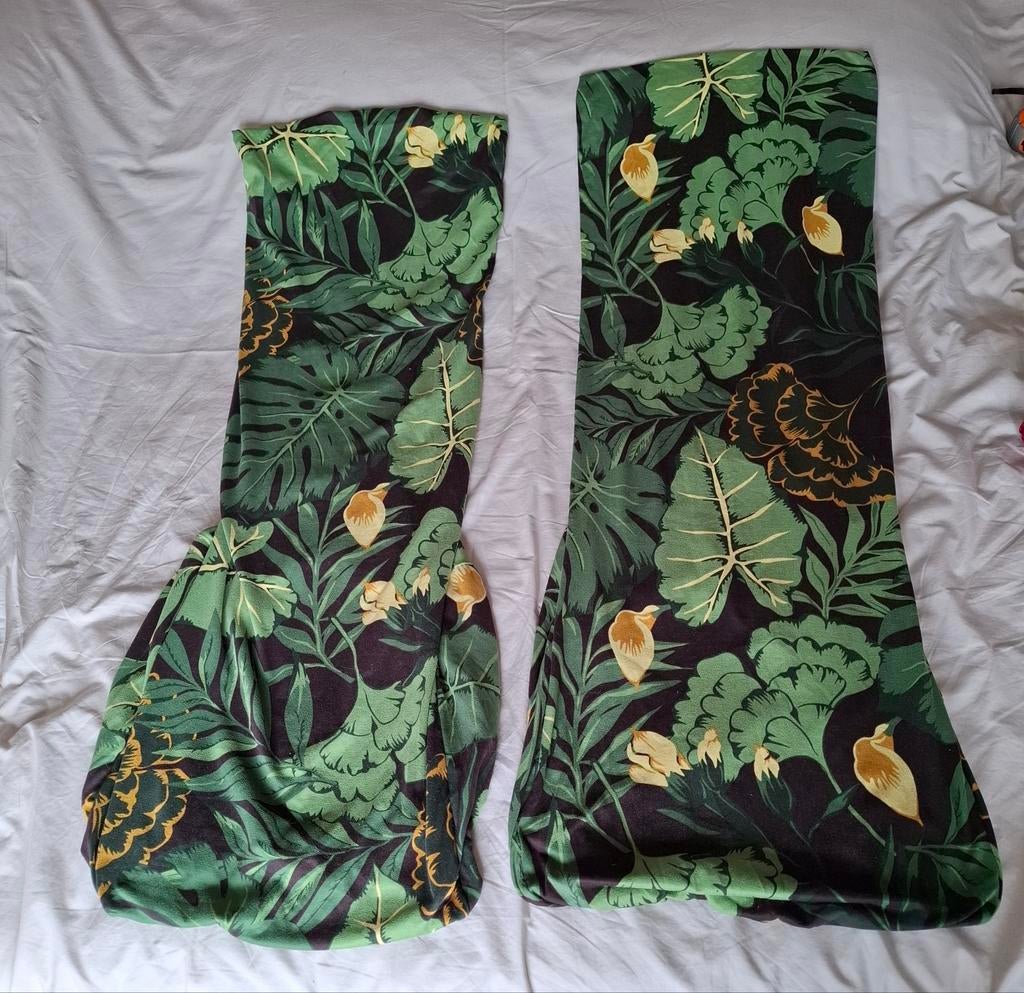 Set van 2 zwarte stoelhoezen met groene jungle bladeren., Gebruikt, Twee, Zwart, Ophalen of Verzenden