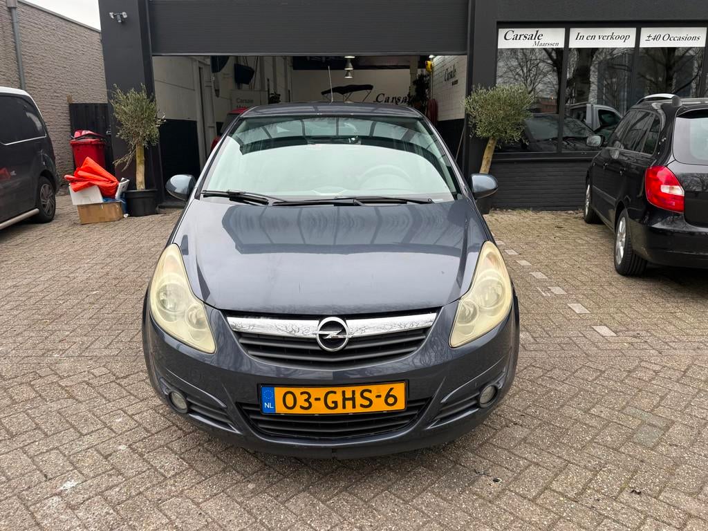 Opel Corsa 1.2-16V Enjoy automaat, Gebruikt, 4 cilinders, 1229 cc, 49 €/maand
