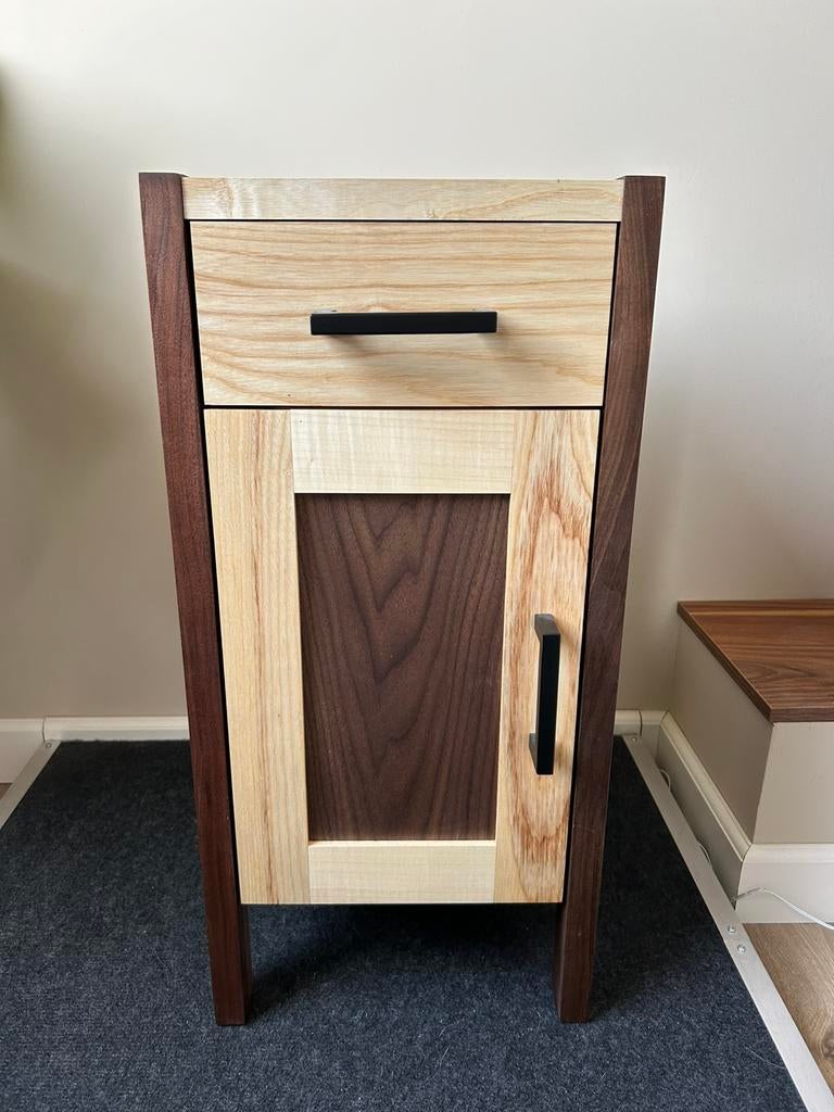 Nachtkastje, Ophalen, Overige materialen, Minder dan 45 cm, 55 tot 70 cm