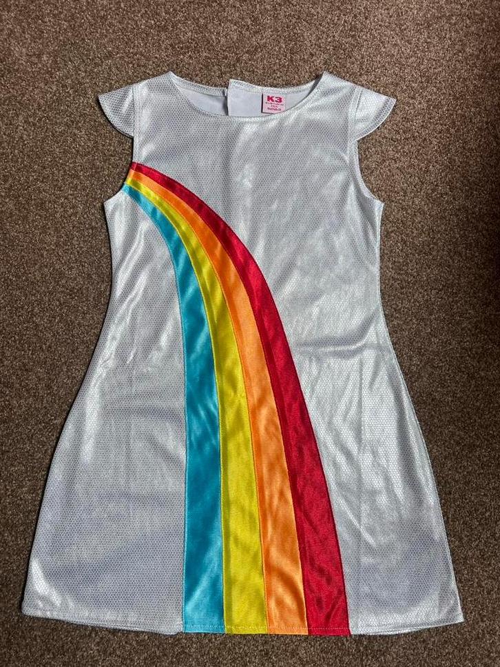 K3 regenboog jurk maat 134, Ophalen of Verzenden, Zo goed als nieuw, Meisje, Jurk of Rok