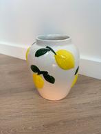 Witte vaas met citroenen keramiek 17 cm NIEUW, Huis en Inrichting, Woonaccessoires | Vazen, Wit, Aardewerk of Porselein, Nieuw