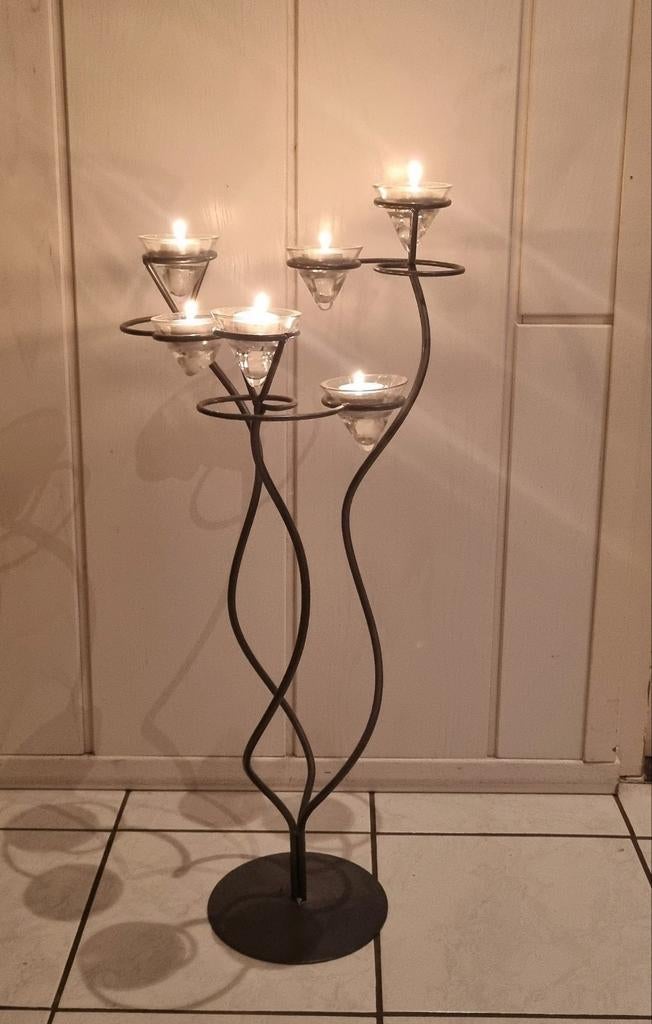 Sierlijke gietijzeren kandelaar met theelichten 75 cm hoog, 50 tot 75 cm, Ophalen of Verzenden, Zo goed als nieuw, Metaal